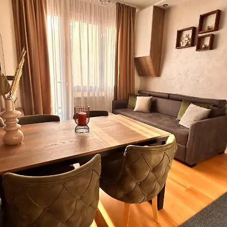 Luna-apartman 23 דירה *