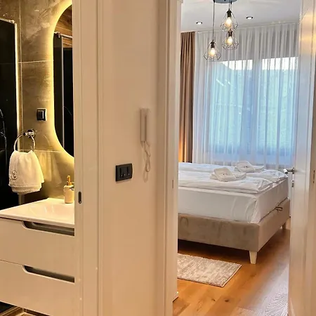 Luna-apartman 23 דירה *